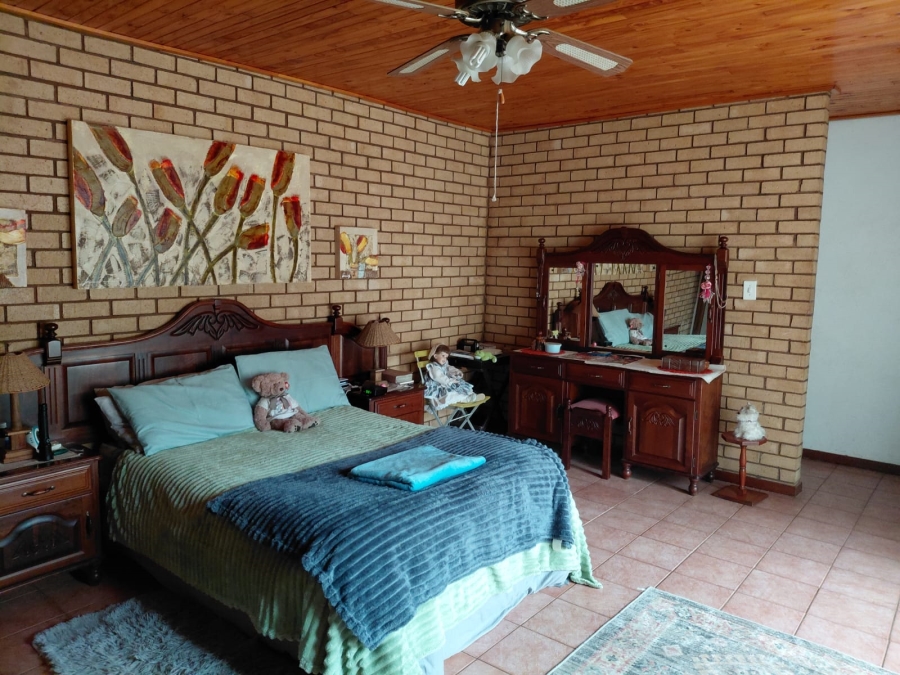 5 Bedroom Property for Sale in Roodekopjes Ah North West